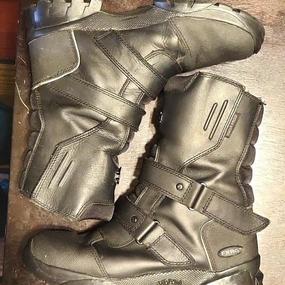 Harley Davidson FXGR water proof riding boot, velcro side attach-size 91/2 -$150 - Picture 2 of 5